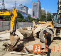 大屌插粉逼淫叫视频高温下的坚守｜道路建设者用汗水铺就畅通路